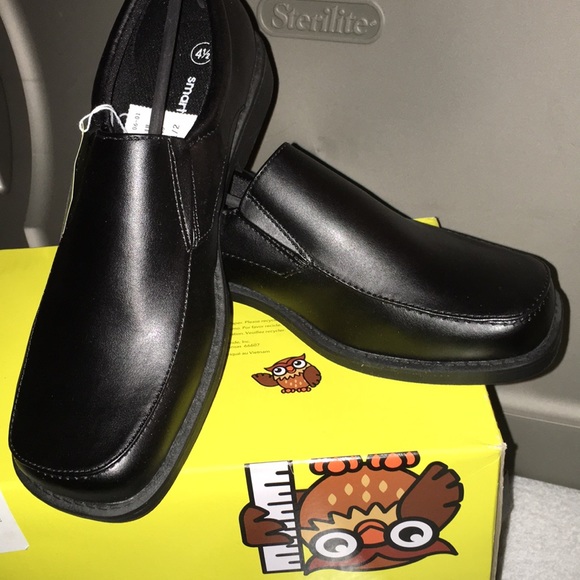 🏈🏈New Never Worn Boys Comfortable casual shoes perfect NWT Black - Picture 2 of 5